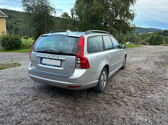 Volvo V50 3 of 4