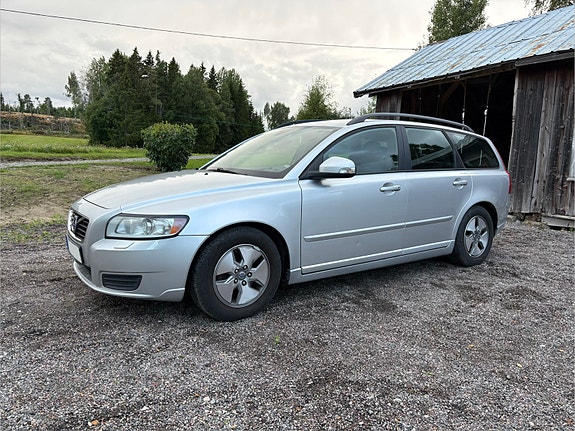 Volvo V50 2 of 4