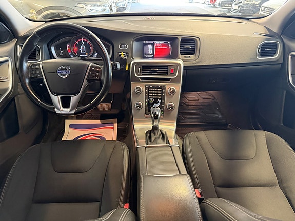 Volvo V60 Cross Country 14 of 21