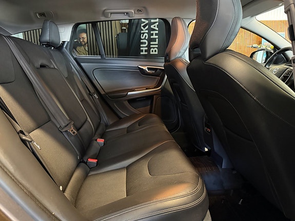 Volvo V60 Cross Country 10 of 21