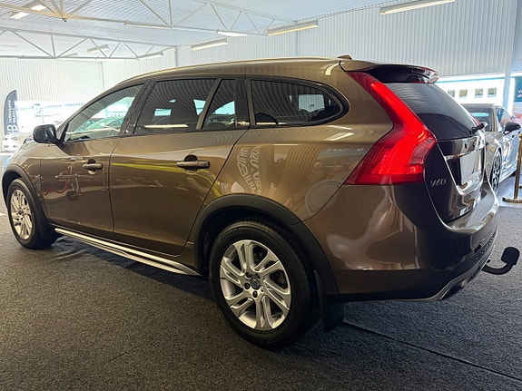 Volvo V60 Cross Country 4 of 21