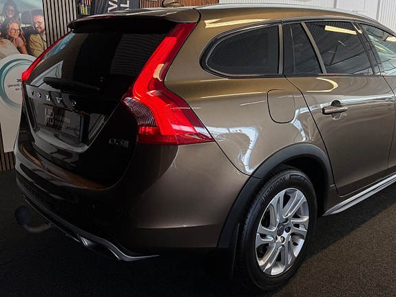 Volvo V60 Cross Country 7 of 21