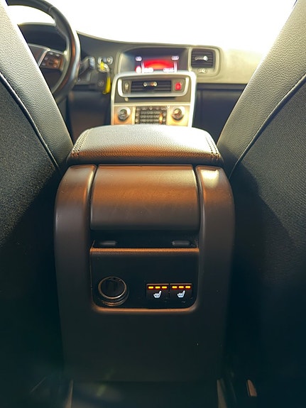 Volvo V60 Cross Country 13 of 21