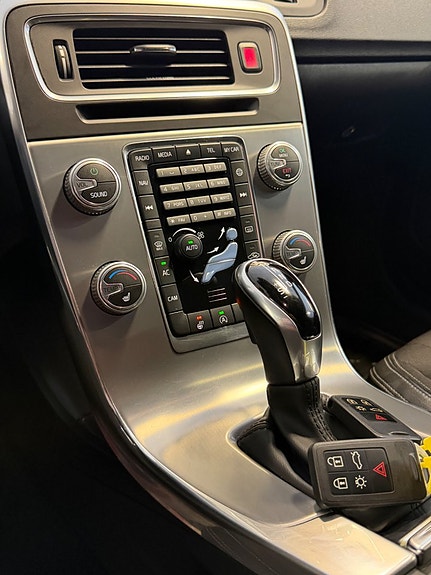 Volvo V60 Cross Country 18 of 21