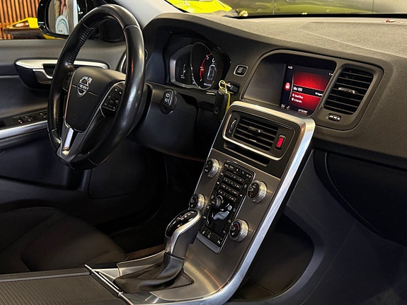 Volvo V60 Cross Country 9 of 21