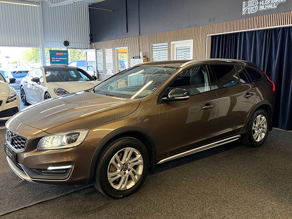 Volvo V60 Cross Country 3 of 21