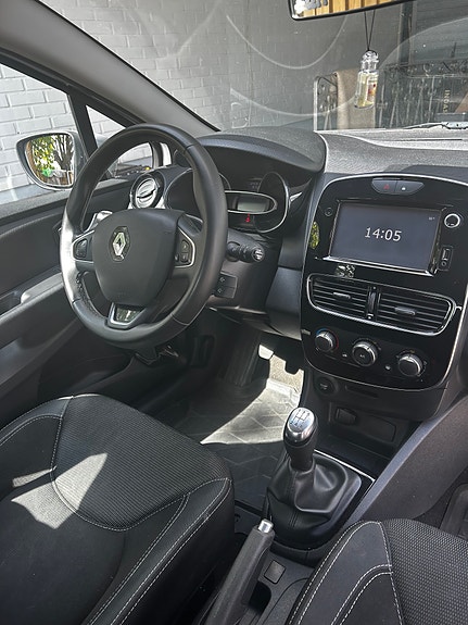 Renault Clio 3 of 3