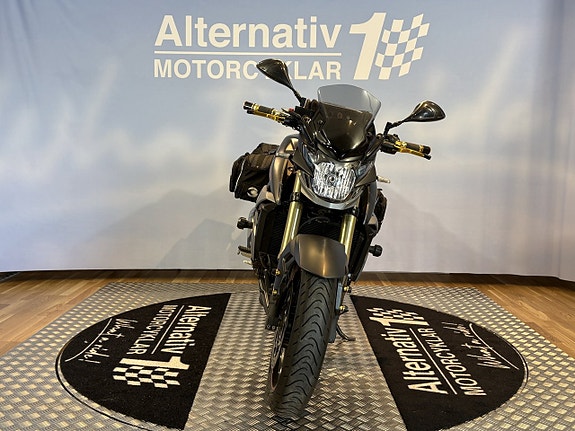 Suzuki GSR750 ABS - Alternativ 1 MC 8 of 15