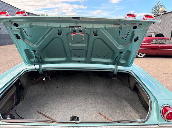 Chevrolet Impala 28 of 30