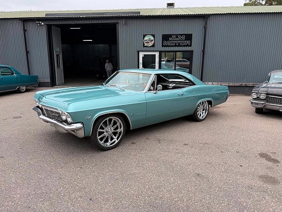 Chevrolet Impala 3 of 30