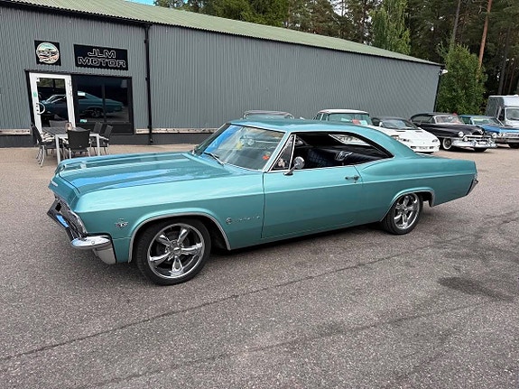 Chevrolet Impala 12 of 30