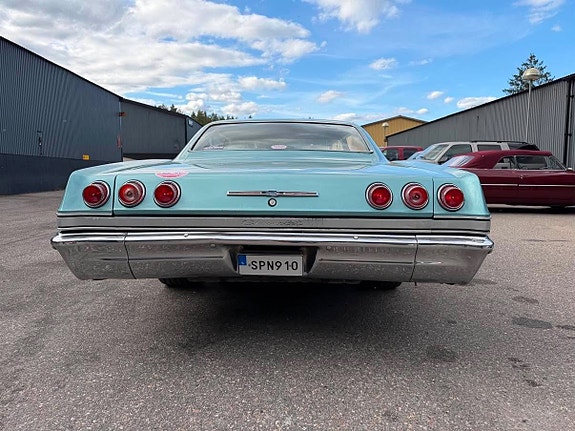 Chevrolet Impala 16 of 30