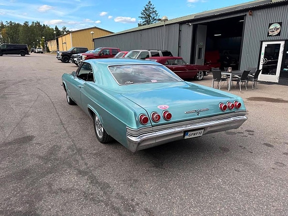 Chevrolet Impala 8 of 30