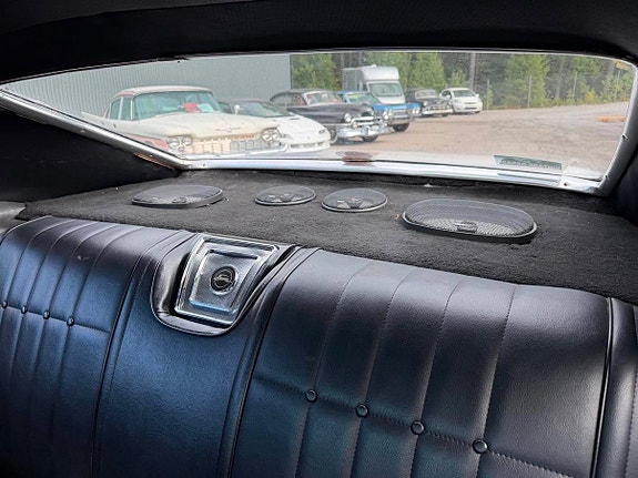 Chevrolet Impala 21 of 30