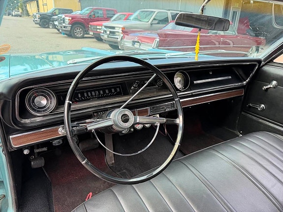 Chevrolet Impala 25 of 30