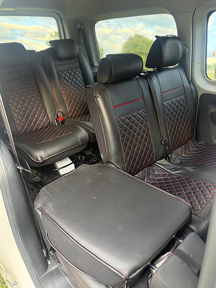 Volkswagen Caddy Maxi 6 of 7