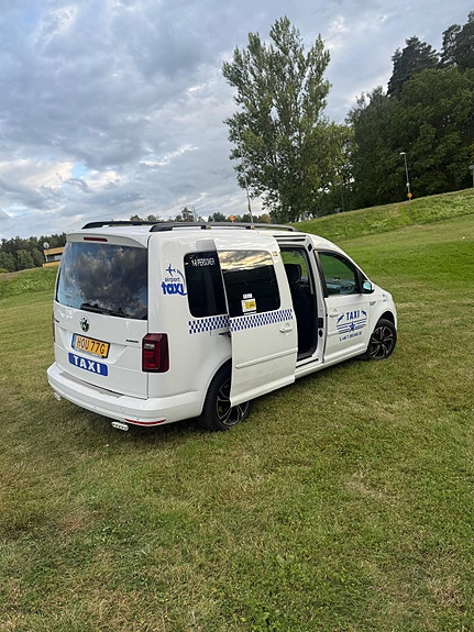 Volkswagen Caddy Maxi 2 of 7