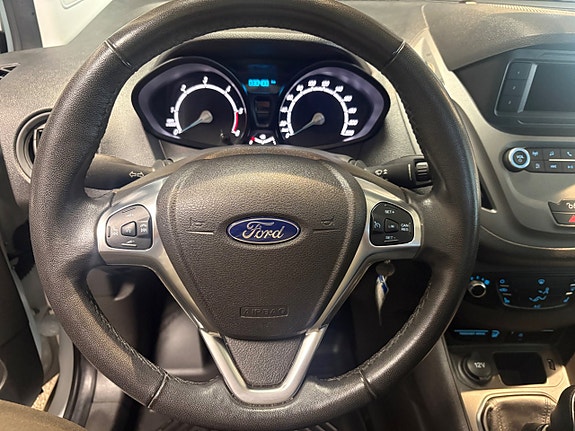 Ford Transit Courier 10 of 14