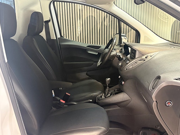 Ford Transit Courier 9 of 14