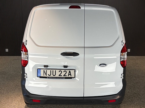 Ford Transit Courier 5 of 14