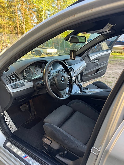 BMW 520d 5 of 7