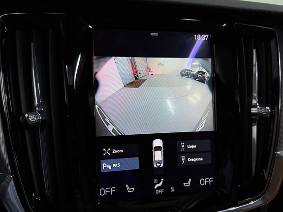 Volvo S90 18 of 30