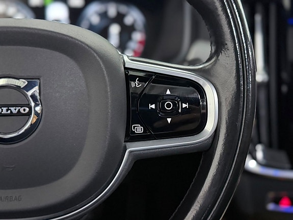 Volvo S90 16 of 30