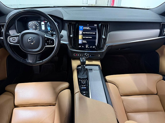 Volvo S90 13 of 30