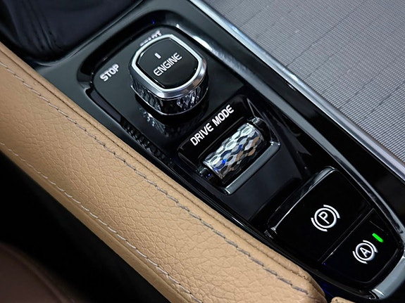 Volvo S90 24 of 30