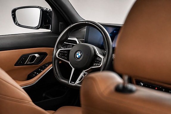 BMW 330e 16 of 25