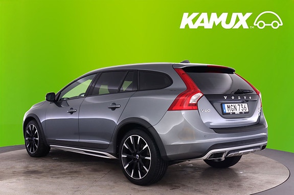 Volvo V60 Cross Country 5 of 21