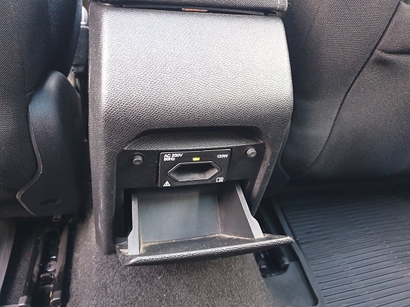 Peugeot 308 SW 23 of 29