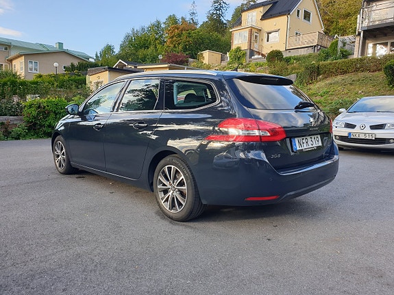 Peugeot 308 SW 8 of 29
