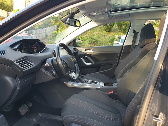 Peugeot 308 SW 17 of 29
