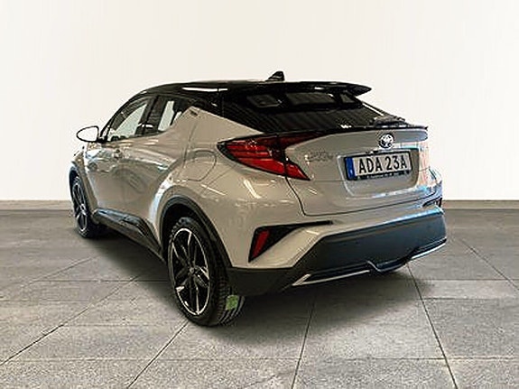 Toyota C-HR 4 of 9