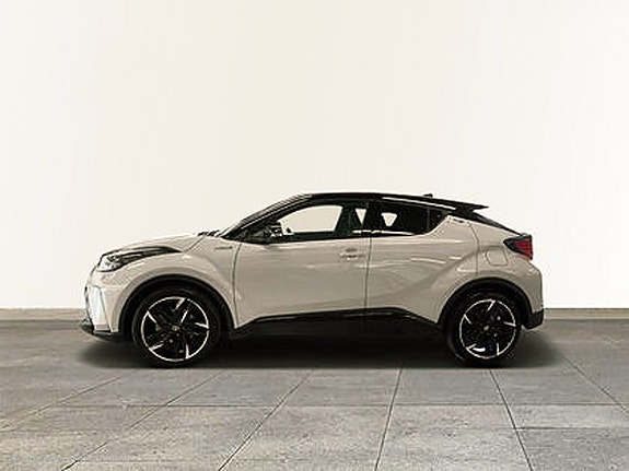 Toyota C-HR 6 of 9