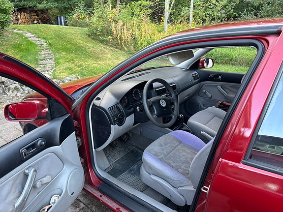 Volkswagen Golf IV 2 of 6