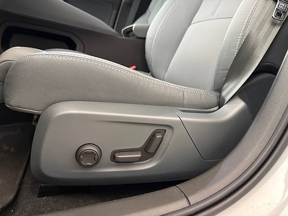 Polestar 2 9 of 17