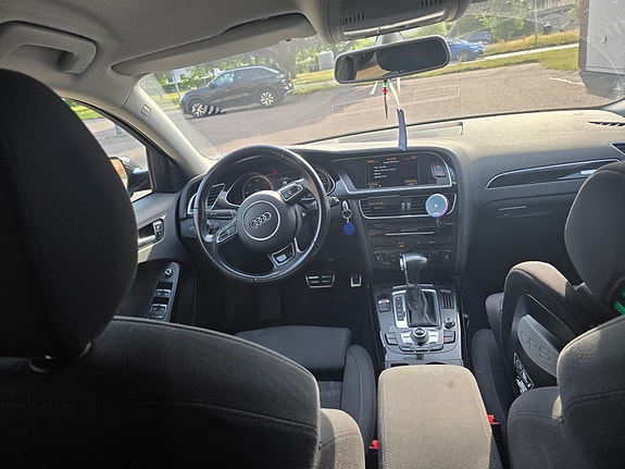 Audi A4 4 of 7