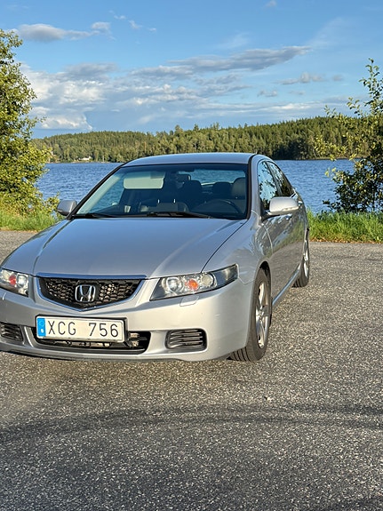 Honda Accord 2 of 7