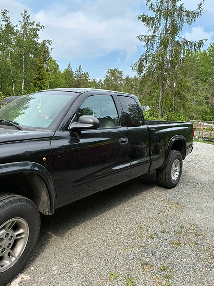 Dodge Dakota 3 of 3