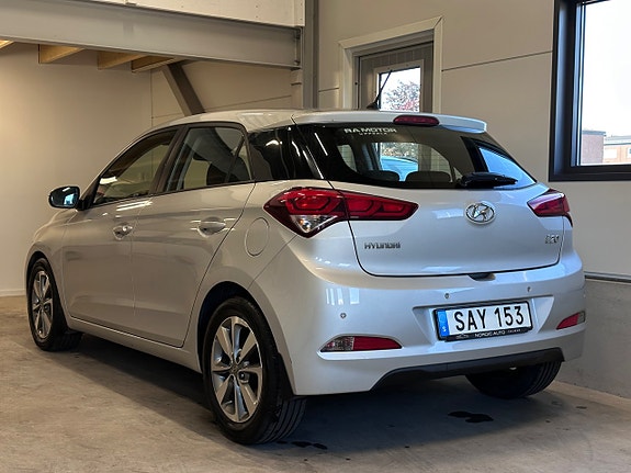 Hyundai i20 4 of 16