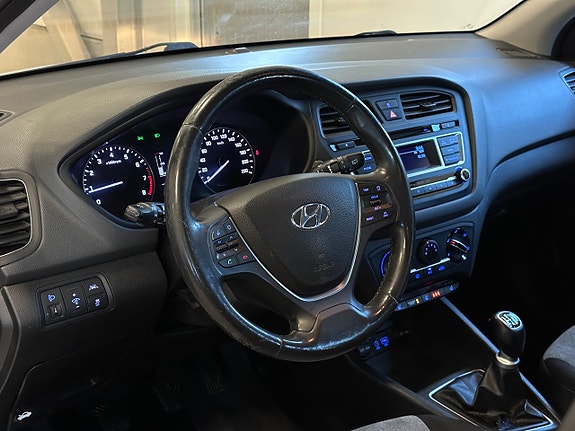 Hyundai i20 6 of 16