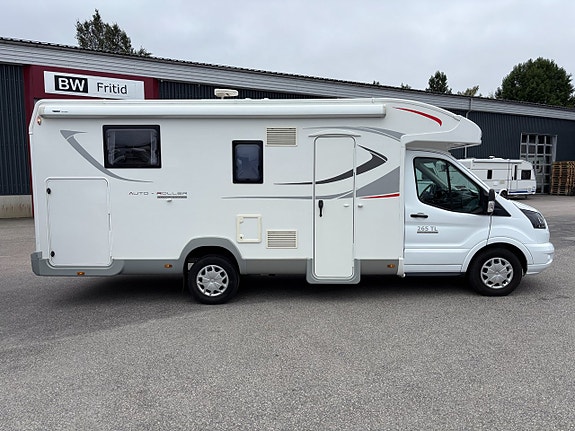 Roller Team AUTO-ROLLER 265 TL Queenbed - Taksäng - 3500kg & B-kort - Solcell - Ugn 2 of 24