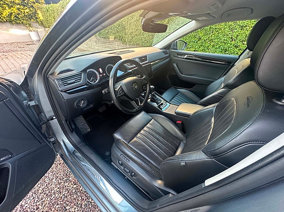 Skoda Superb 8 of 14