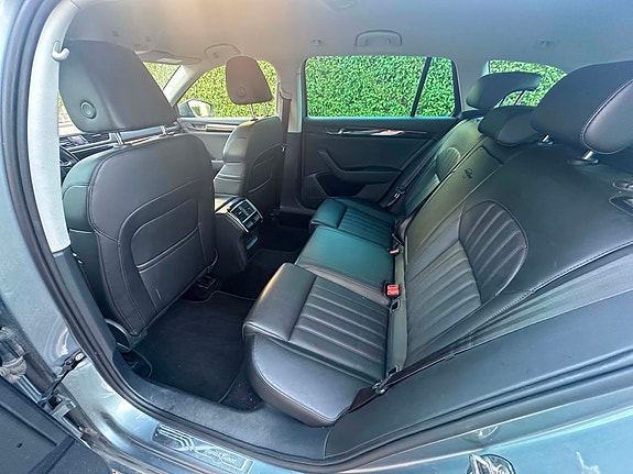 Skoda Superb 9 of 14