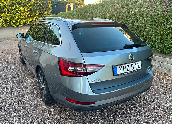 Skoda Superb 2 of 14