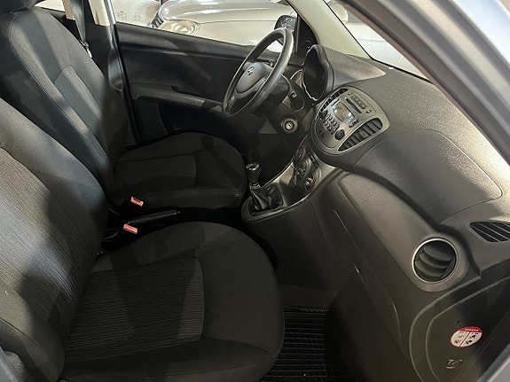 Hyundai i10 7 of 12