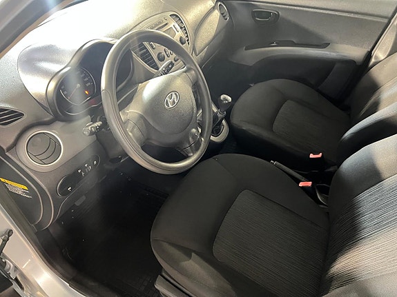 Hyundai i10 9 of 12
