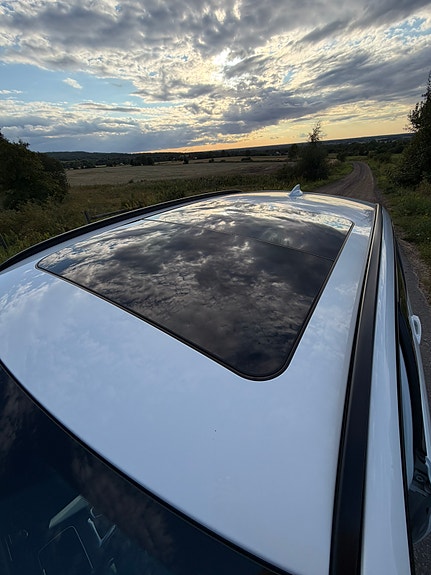 BMW 330i 7 of 17